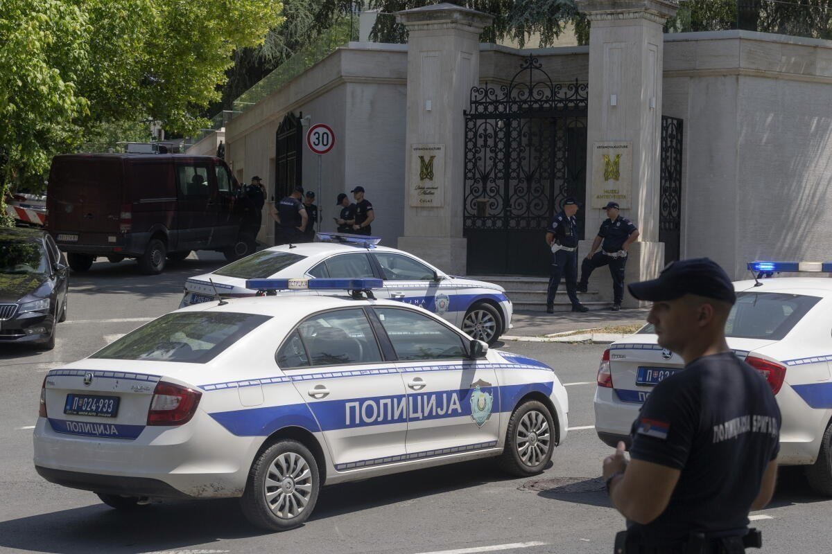 Ambasada Israelului din Belgrad: atacator împușcat mortal după ce a rănit un agent de pază