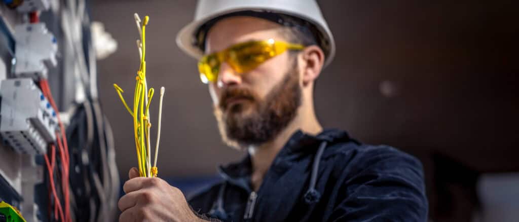 ANRE aprobă procedură pentru plângerile clienților de energie și gaze, cu indice și culori pentru furnizori
