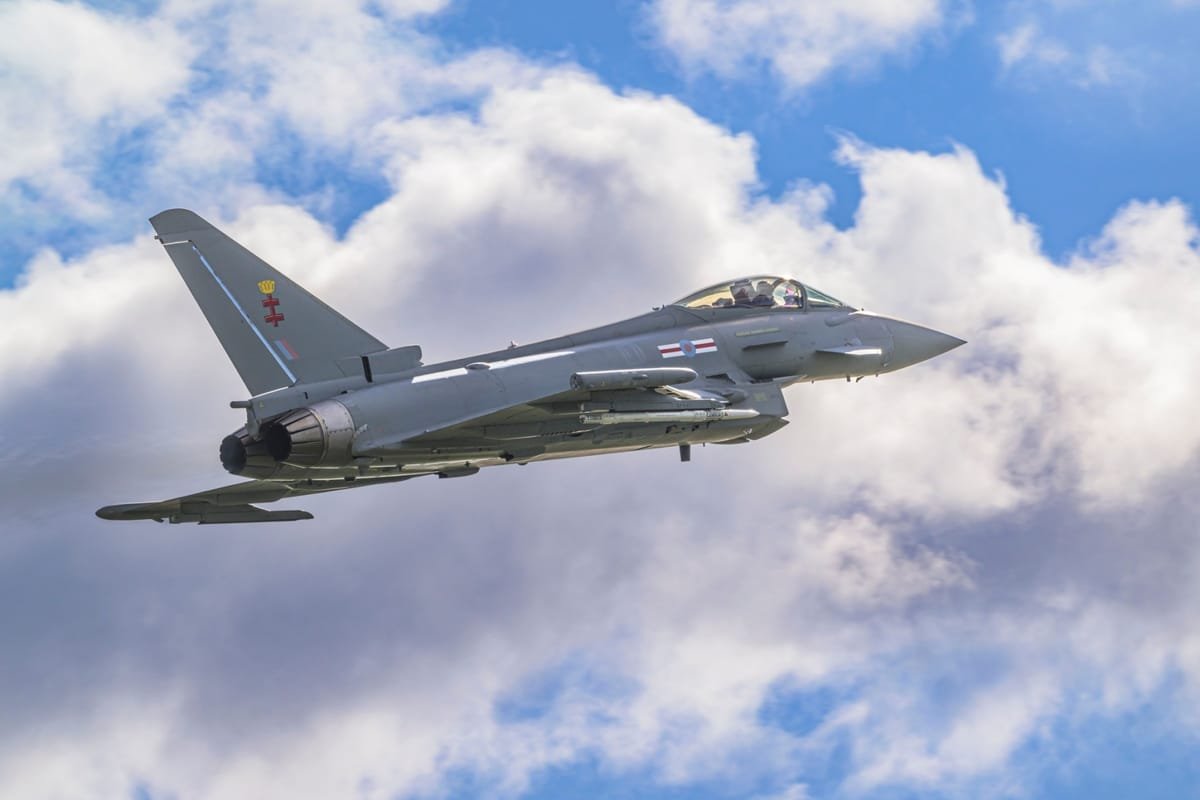 Arabia Saudită: Marea Britanie trimite avioane Typhoon contra atacurilor rebelilor Houthi