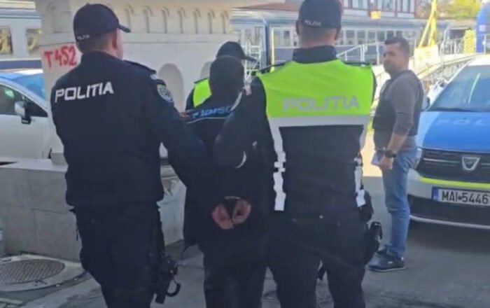 Arad: doi adolescenți de 17 ani, reținuți după ce ar fi bătut două persoane într-un parc din Vlaicu