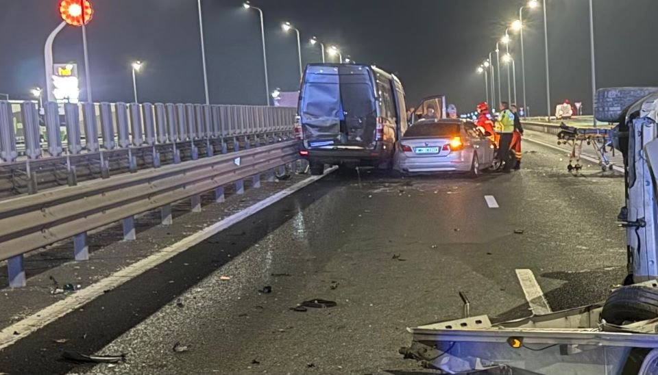 Arad: șapte persoane rănite într-un accident în lanț cu cinci mașini pe autostrada A1