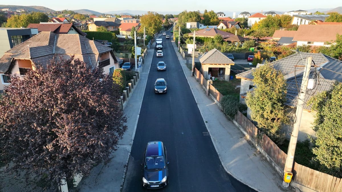 Asfaltarea străzii Râului din Reghin a fost finalizată, cu o lungime de 832 de metri