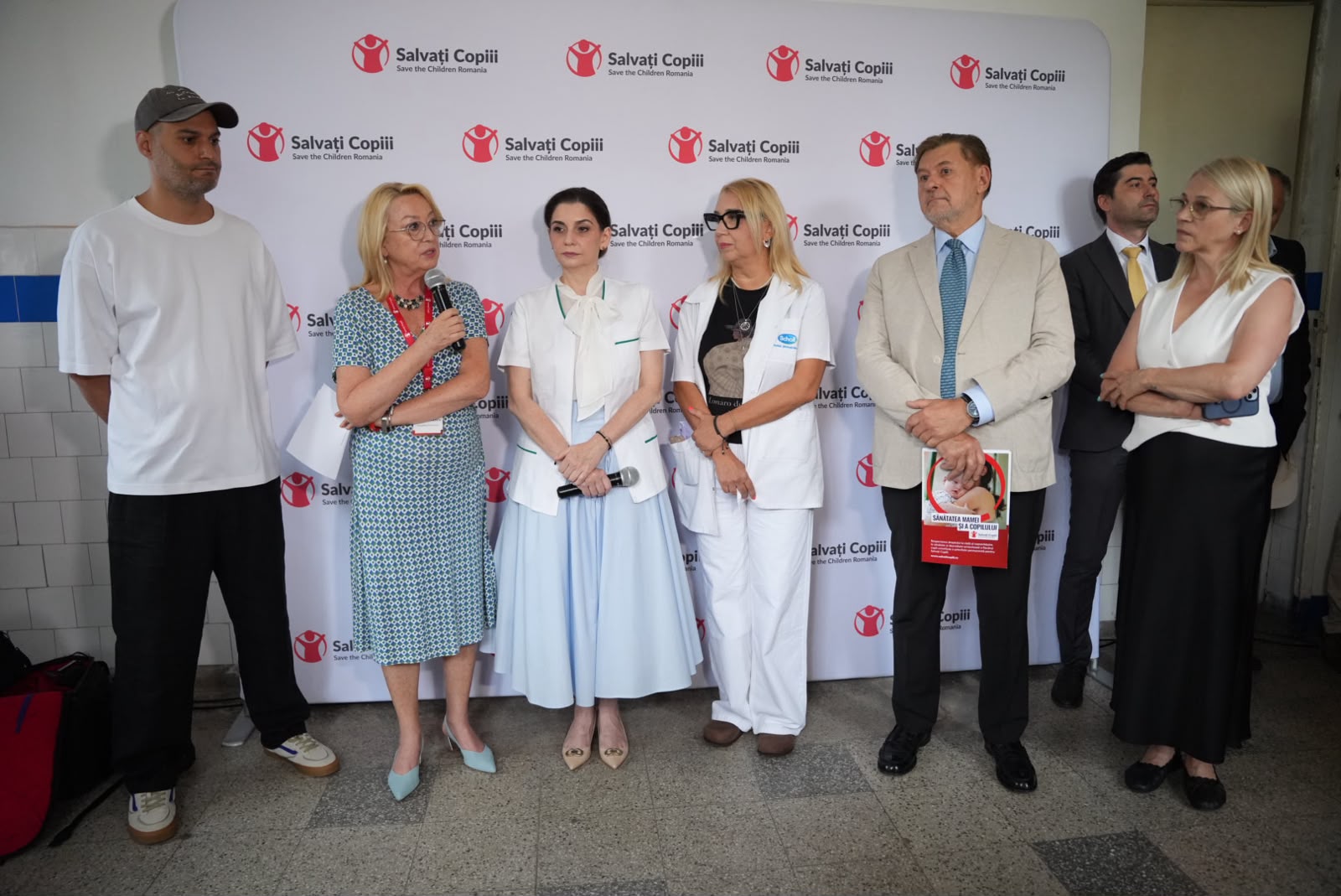 „AU. Primul pat din ace”, campania prin care Organizația Salvați Copiii își propune să dezvolte prima Clinică Universita
