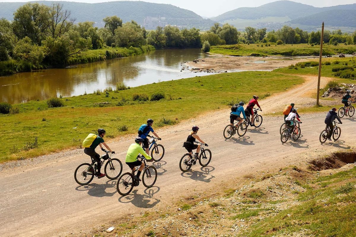 Avrig: 150 de cicliști pornesc sâmbătă în tura Pedalează și Vizitează cu Munții Făgăraș împrejur