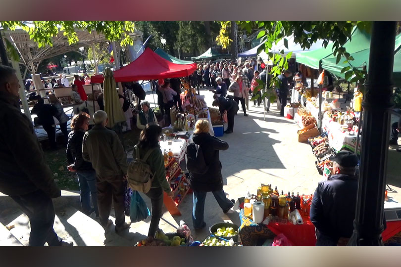 Băile Herculane găzduiesc a XXV-a ediție a Festivalului Răchiei din Banat, cu aproape 50 de producători