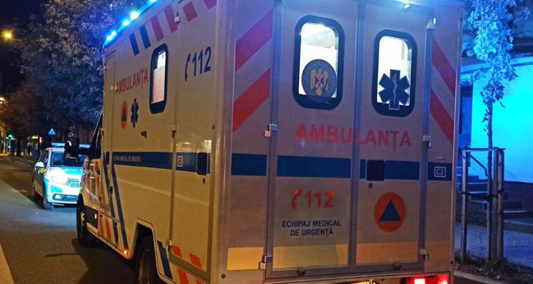 Bărbat din Bistrița rănit grav și operat după cădere pe scările unui bloc