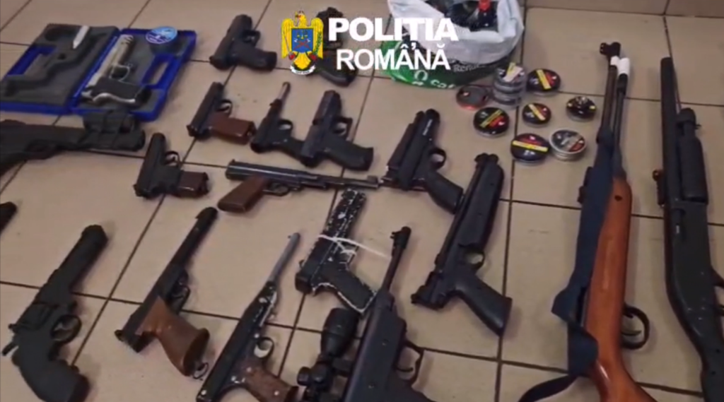 Bărbat din Constanța, în atenția Poliției: ar fi vândut pe internet o armă cu aer comprimat