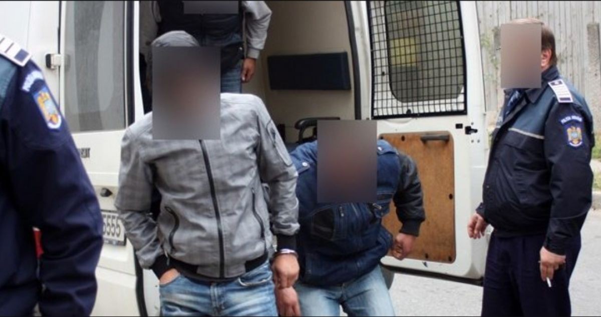 Băgău, Lopadea Nouă: doi tineri reținuți după ce ar fi încercat să fure motorină dintr-un excavator