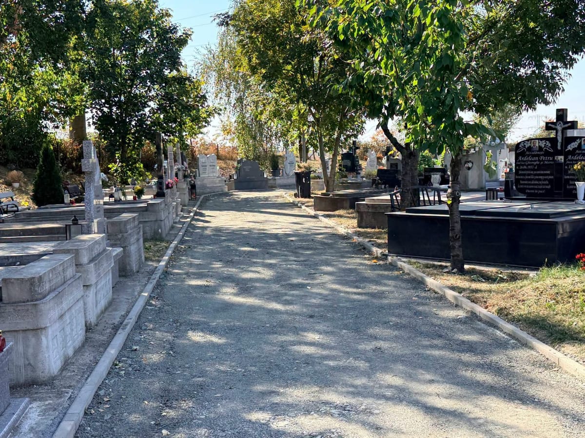 Baia Mare: cimitirele Tanatorio și Horea 2 se modernizează înainte de Luminație