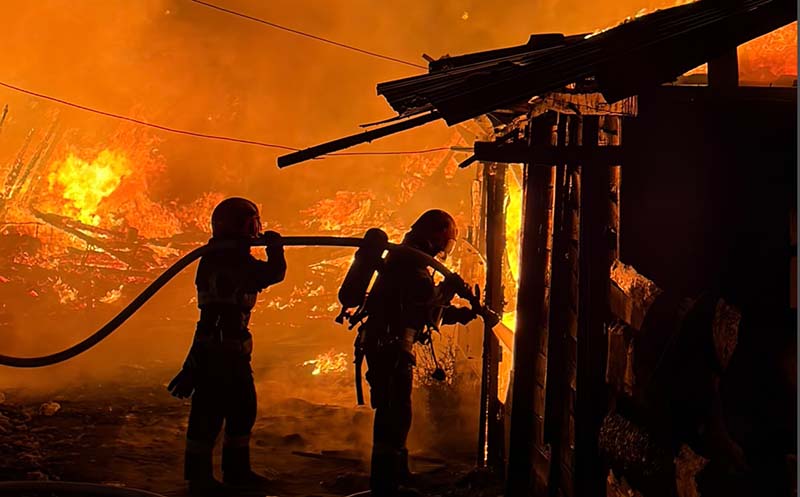 Baia Mare: incendiu de amploare, mai multe locuințe improvizate au luat foc