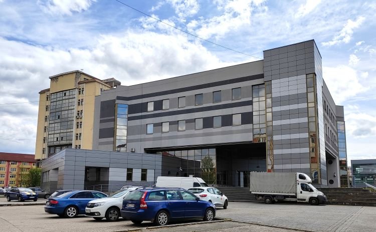 Baia Mare: Primăria vrea să vândă fostul sediu BCR, cumpărat în 2023 cu 2,2 milioane de euro