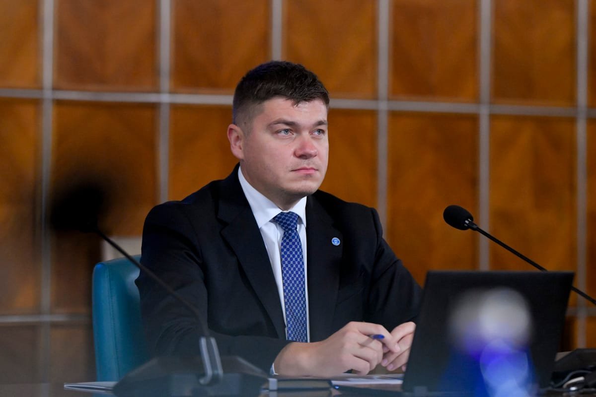Balcoanele închise: românii nu vor plăti taxe înzecite și nici impozit dublu, a precizat ministrul