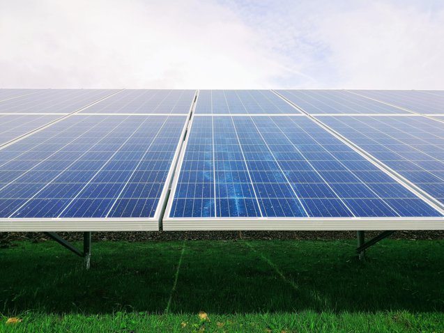 Banii pe care îi ridică energia verde arată câtă nevoie este de ea: Rezolv Energy ia 561 mil. euro pentru un proiect din