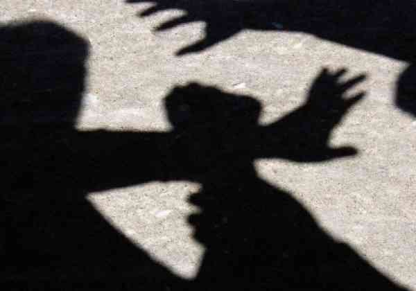 Bârla: adolescent de 16 ani reținut după ce a bătut un minor de 14 ani și l-a lipsit de libertate