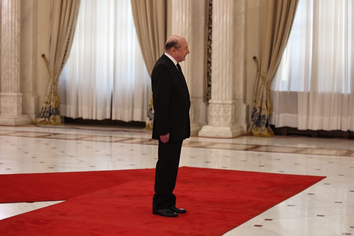 Băsescu: Grindeanu ar conduce Guvernul Niculescu indirect, prin vicepremierul Marian Neacșu