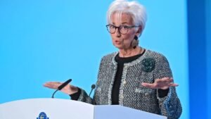 BCE avertizează că majorarea costurilor de împrumut va încetini economia zonei euro