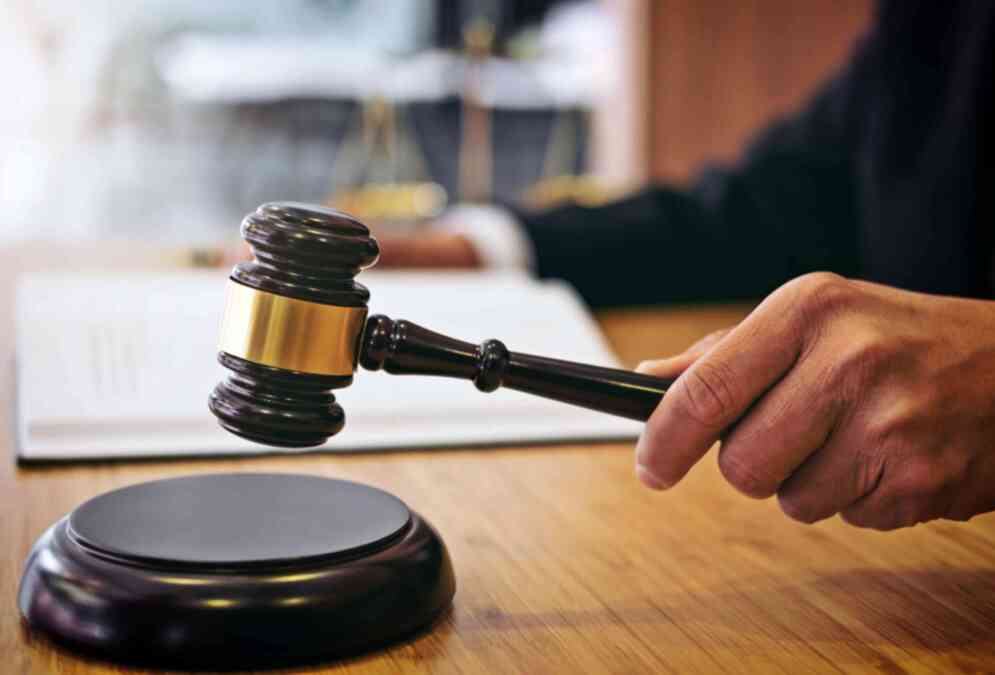Beclean: bărbat condamnat cu executare după ce a încercat să cumpere produse de 46 lei cu un card furat