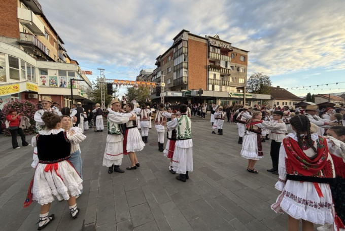 Beiuș: festivalul Higheghe și vin ajunge pentru prima dată în oraș, cu rapsozi și meșteri populari