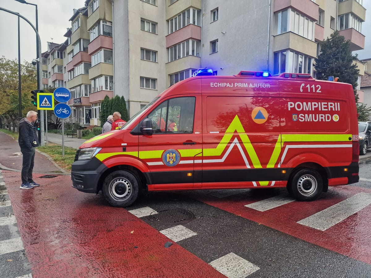 Bistrița: Accident între două mașini pe strada Andrei Mureșanu, ambii șoferi au scăpat nevătămați
