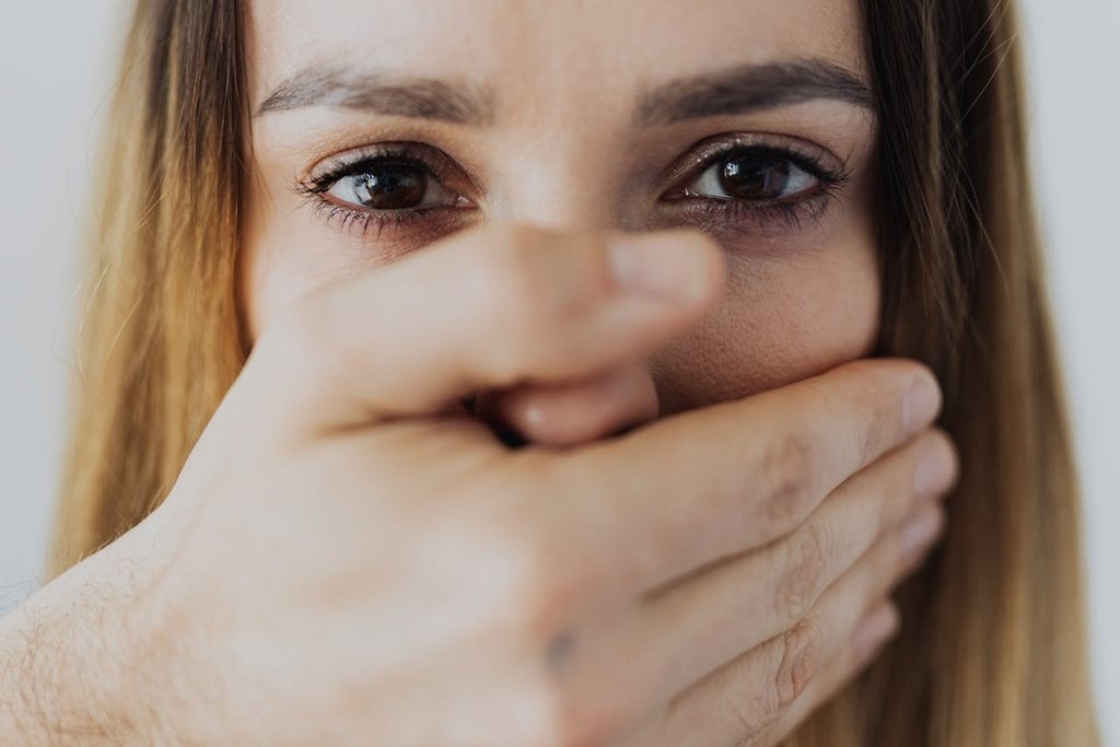 Bistrița: adresa adăpostului pentru victimele violenței domestice, făcută publică din greșeală