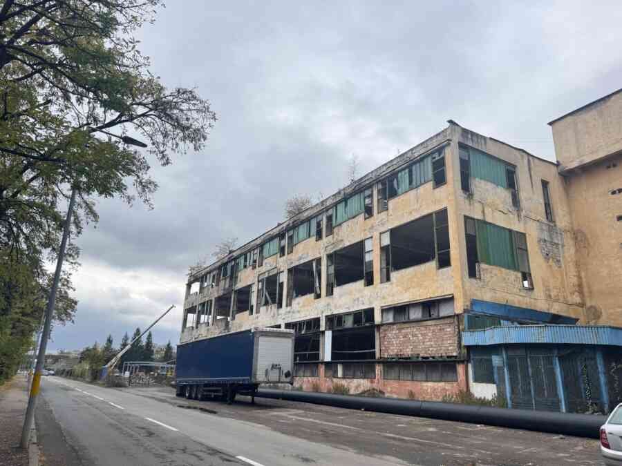Bistrița: Dedeman demolează fosta platformă ARIO, curățarea costă peste un milion de euro