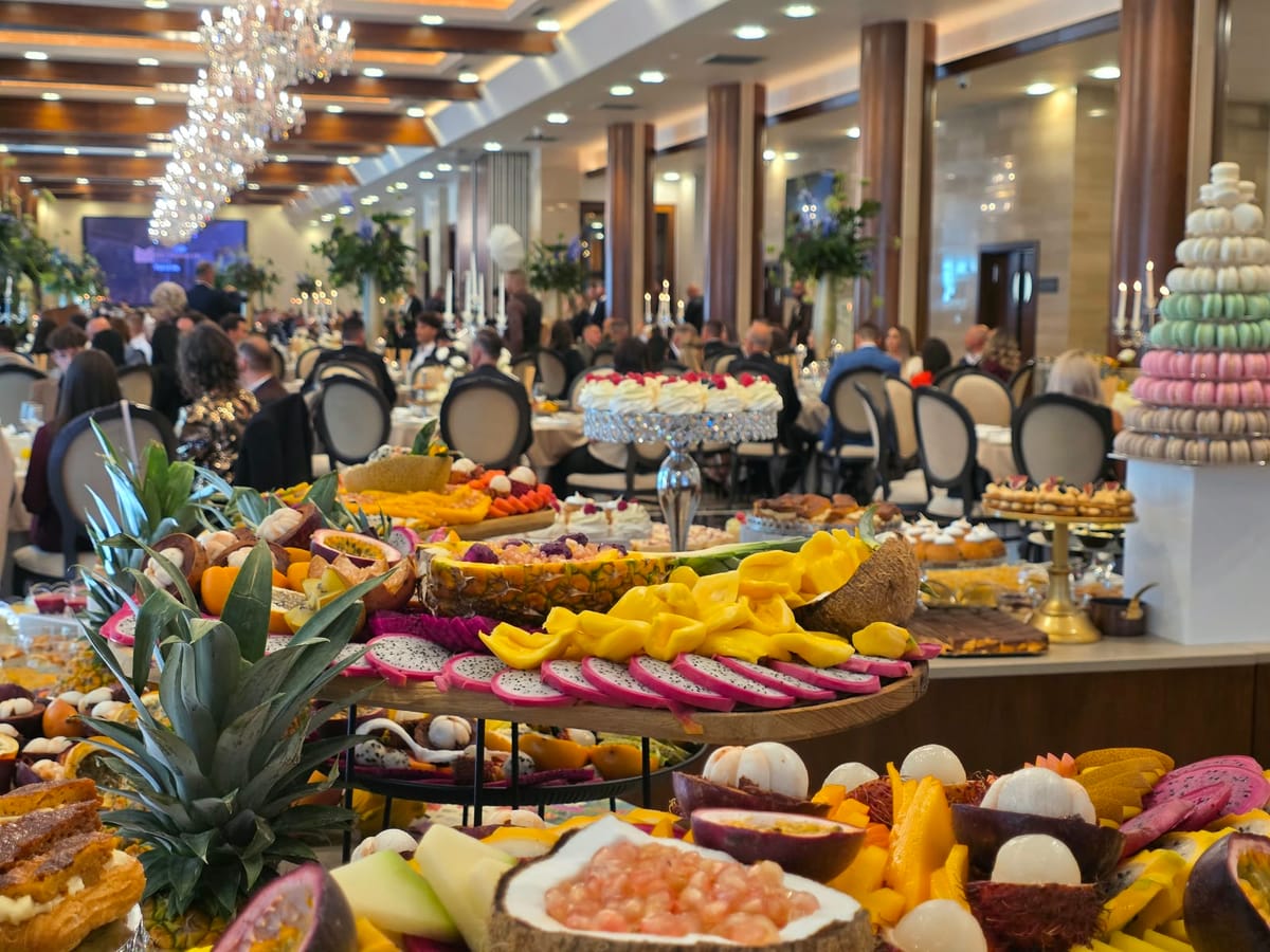 Bistrița: fostul hotel Metropolis s-a redeschis ca Art Metropolis, cu restaurant libanez și SPA nou