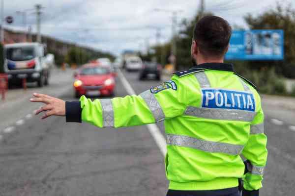 Bistrița-Năsăud: aproape 900 de sancțiuni pentru șoferi, peste 100 fără centură sau vorbind la telefon