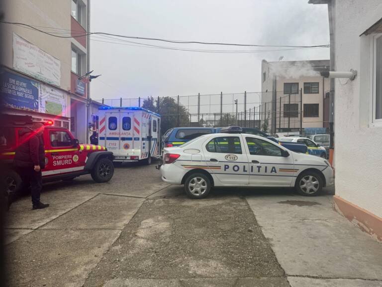 Bistrița: profesoară de matematică înjunghiată de un elev, la Școala „Ștefan cel Mare