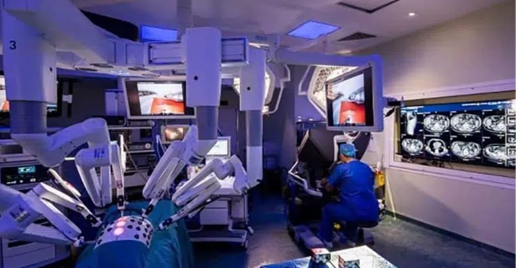 Bistrița: Spitalul Clinic Județean dă în folosință al doilea robot Da Vinci, prima operație vineri