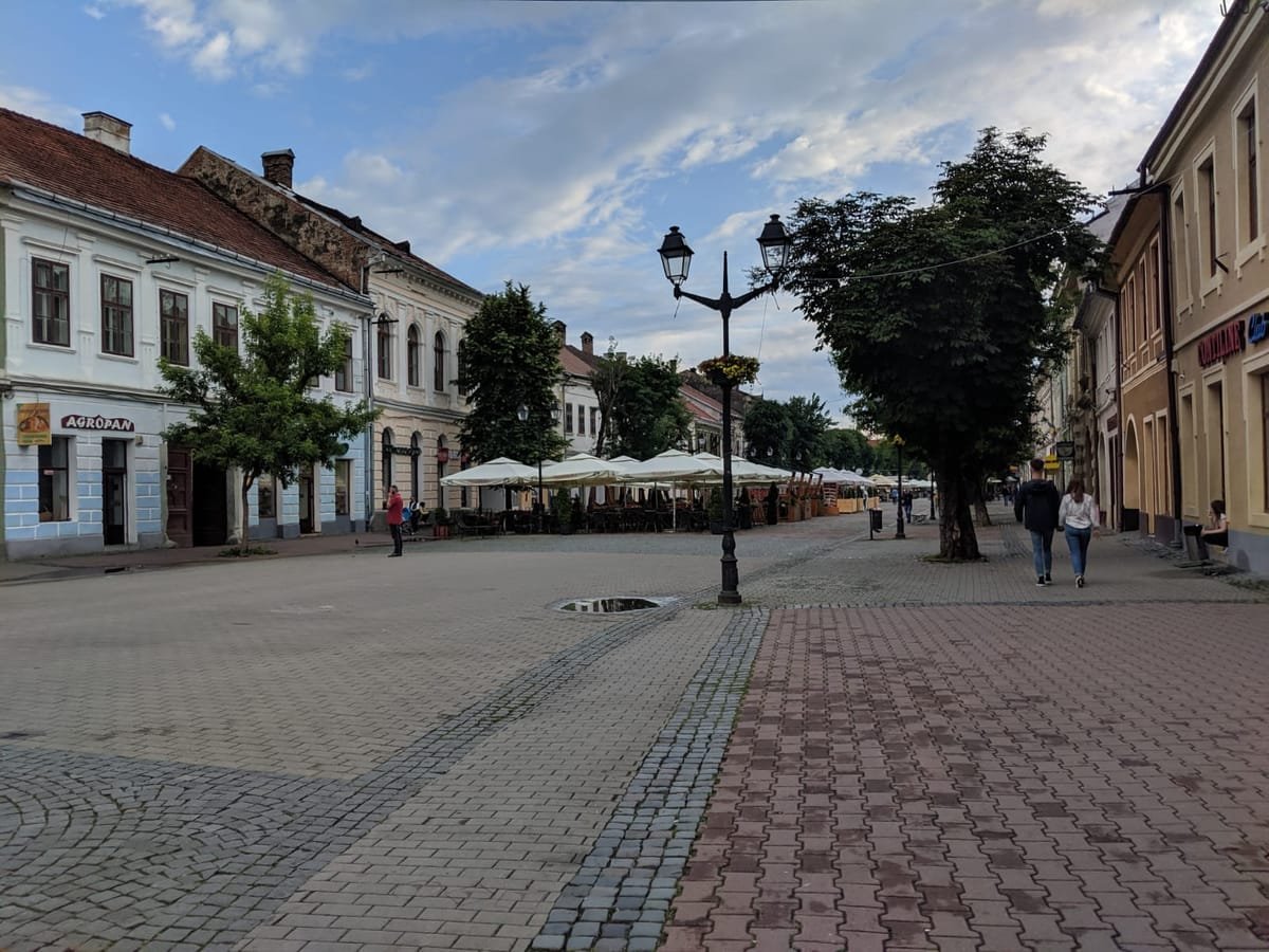 Bistrița: ultimul apel către proprietarii din Centrul istoric pentru refacerea branșamentelor electrice