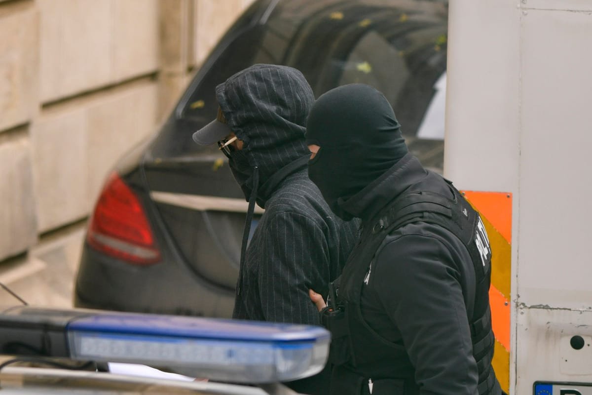 Bogdan Peșchir, acuzat de coruperea alegătorilor cu foloase de 290.225,90 dolari pentru Călin Georgescu