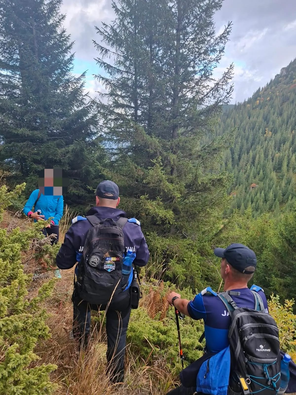Borșa: turistă din Belgia rătăcită în Munții Rodnei, găsită nevătămată după 3 ore de căutări