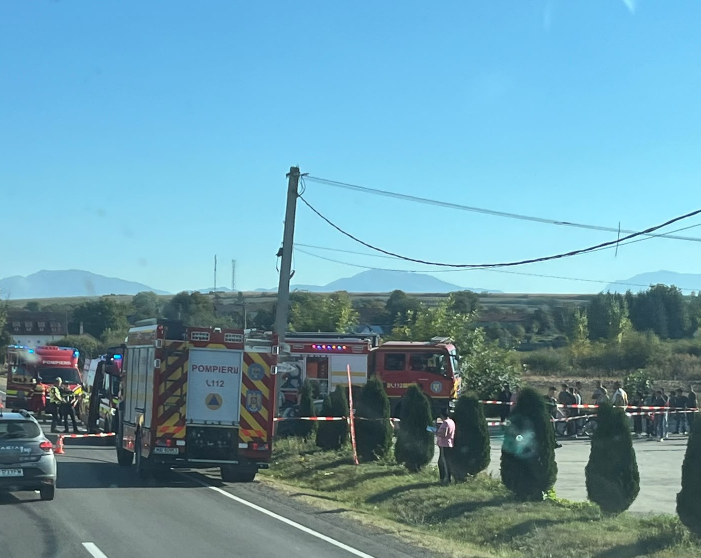 BRAȘOV Accident pe DN13, la ieșirea din Rotbav. Două persoane au fost rănite