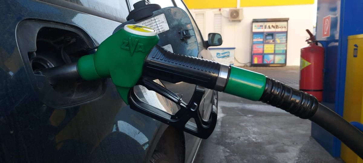 Brașov: benzina s-a ieftinit pentru prima dată în două luni, cu 5 bani pe litru la OMV Petrom