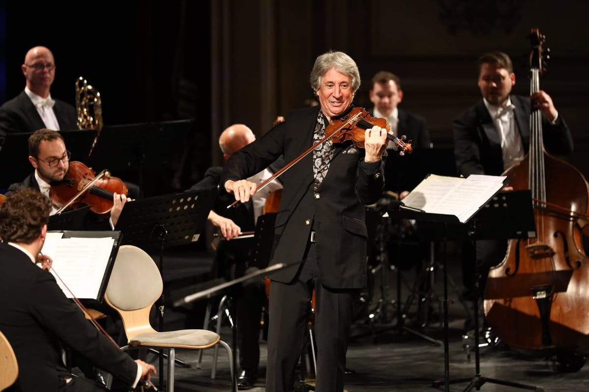 Brașov: Johann Strauss Ensemble și Russell McGregor aduc „Best of Vienna” pe 21 decembrie