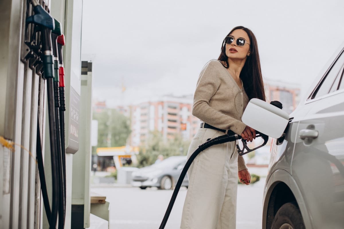 Brașov: prețurile la benzină și motorină rămân neschimbate, la 10,14 și 10,90 lei pe litru