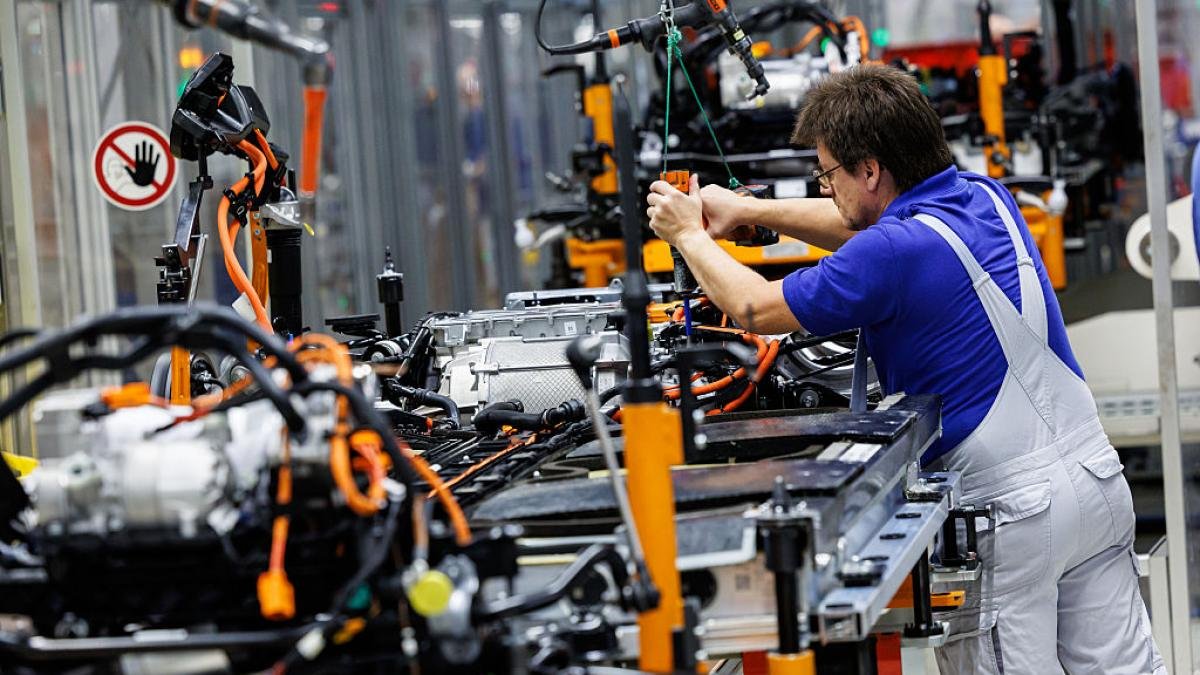 Brașovul, pe lista scurtă a BYD pentru noi fabrici, în timpul vizitei Stellei Li în România