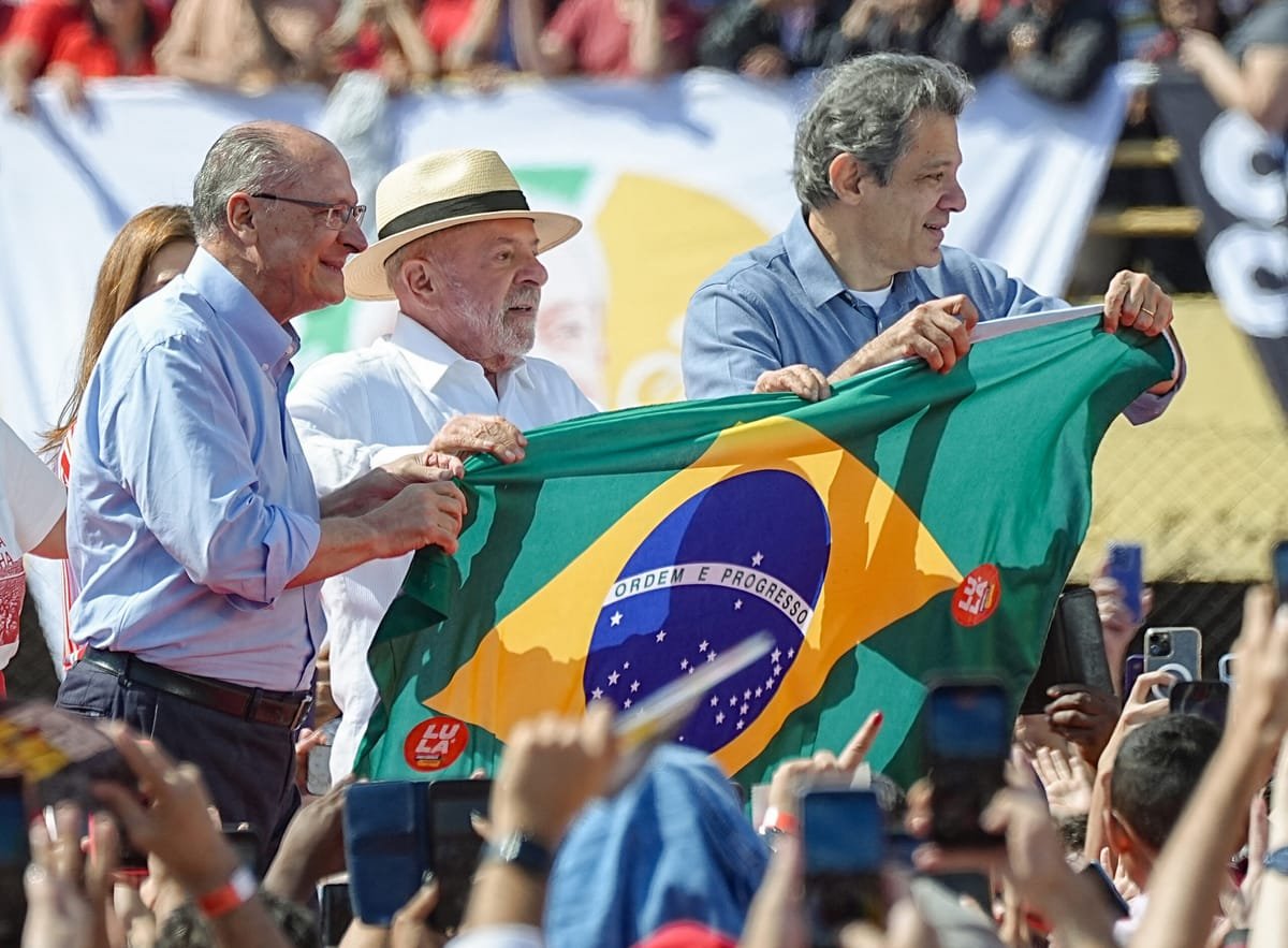 Brazilia reduce la 40 de ore săptămânal programul de lucru, între cele două tururi prezidențiale