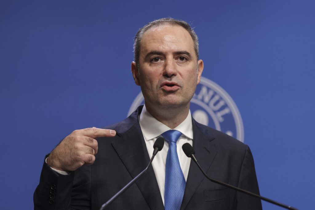 BREAKING Alexandru Nazare: Alegerile anticipate ar atrage retrogradarea ratingului de investiții, un cost pe care Români
