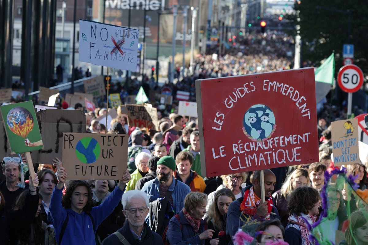 Bruxelles: zeci de mii de oameni au manifestat pentru măsuri mai ferme împotriva schimbărilor climatice