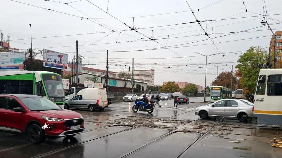 București: cinci linii de tramvai circulă deviat de joi, iar linia 47 va fi suspendată