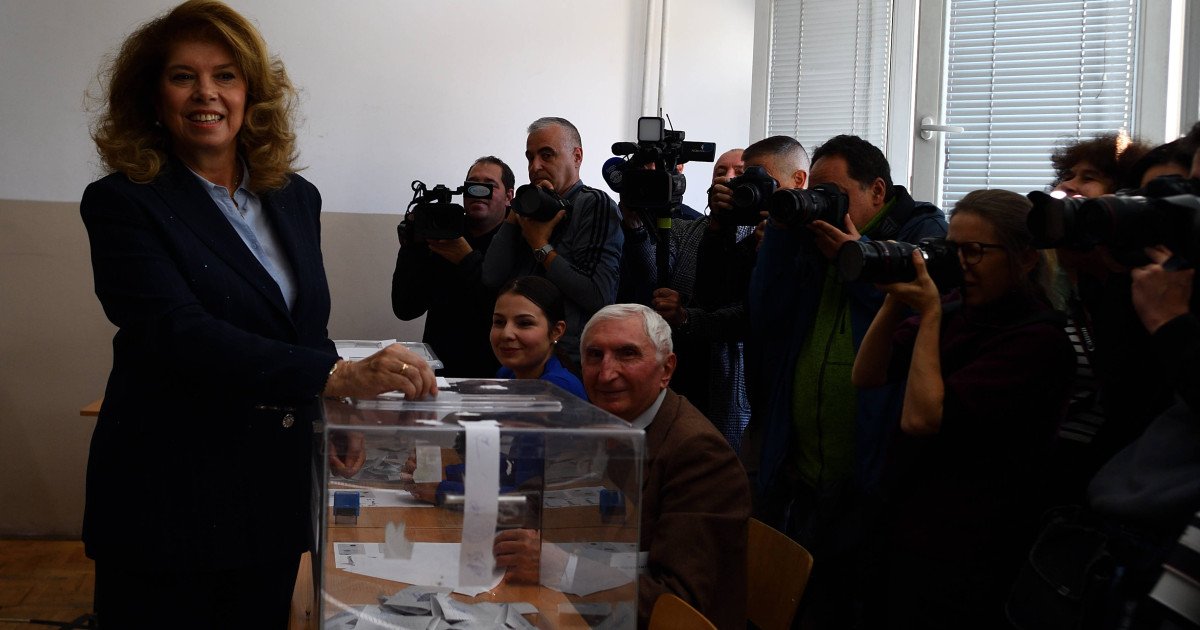 Bulgaria: Iliana Iotova conduce în primul tur al prezidențialelor, cu 35-36,5%, și merge în turul al doilea