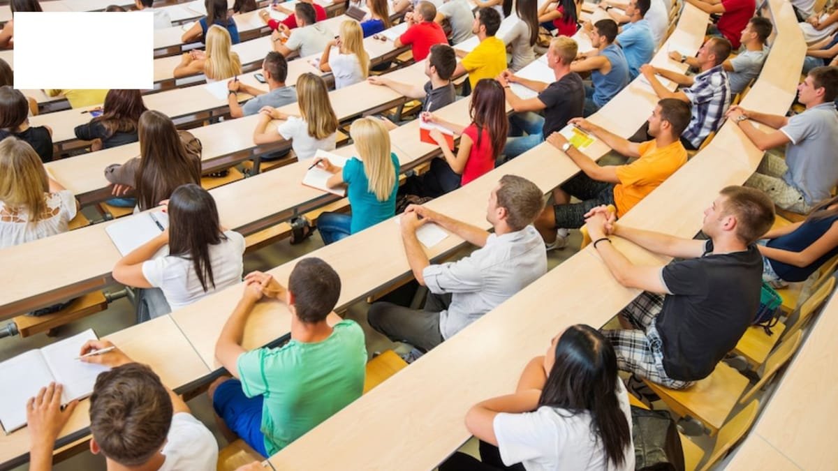 Burse sociale de 925 de lei pe lună pentru zeci de mii de studenți din România în anul universitar 2026-2027