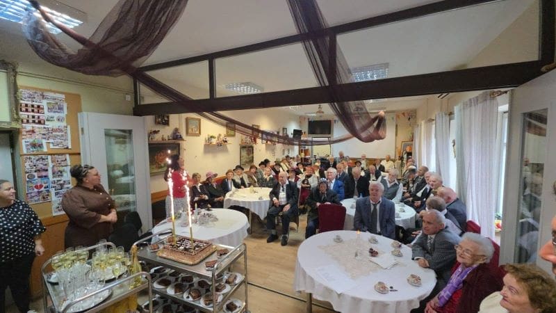 Cafeneaua B-unicilor, la Târgu Mureș