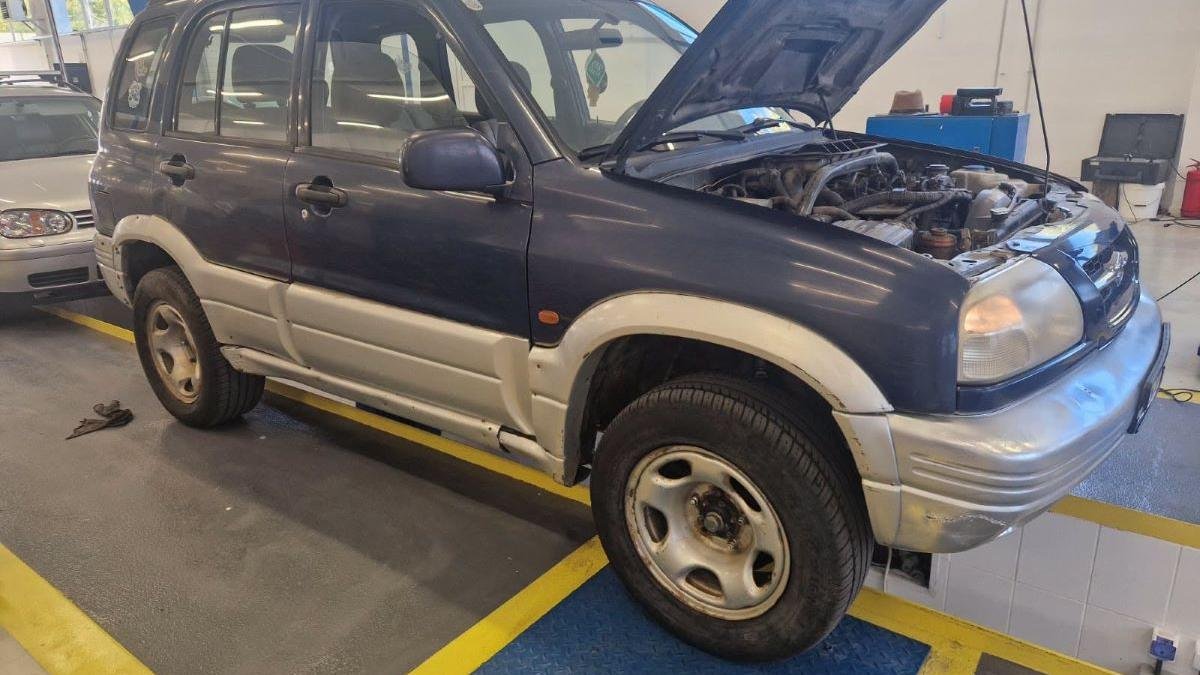 Călărași: mașină cu suspensia improvizată din lemn, inspecția tehnică anulată de inspectorii RAR