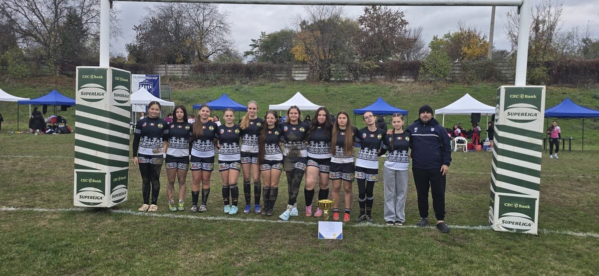 Câmpia Turzii: 17 fete de la ACS Leii U16 au câștigat Cupa României la rugby 7s