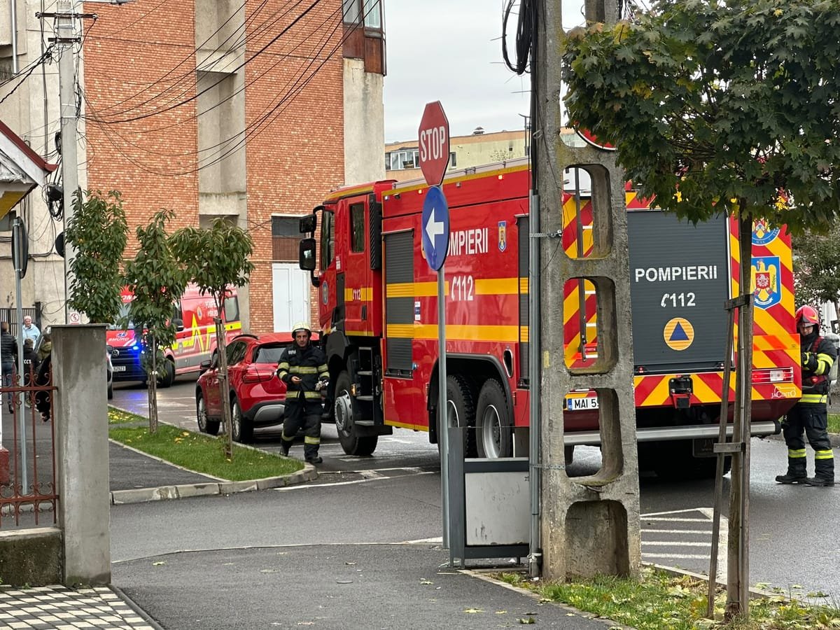 Câmpia Turzii: pompierii au intervenit la o benzinărie Lukoil, într-un exercițiu tactic (VIDEO)