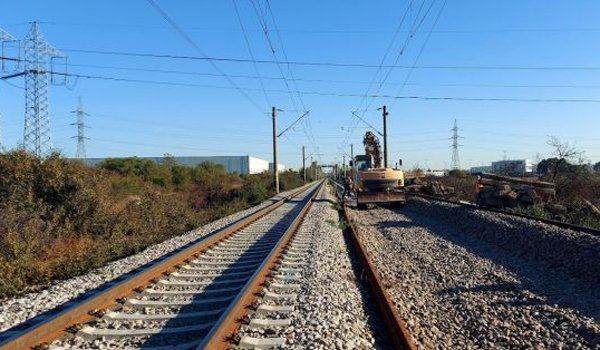 Caraș-Severin: trenurile nu vor circula pe 112 km între Drobeta-Turnu Severin și Caransebeș timp de cinci ani