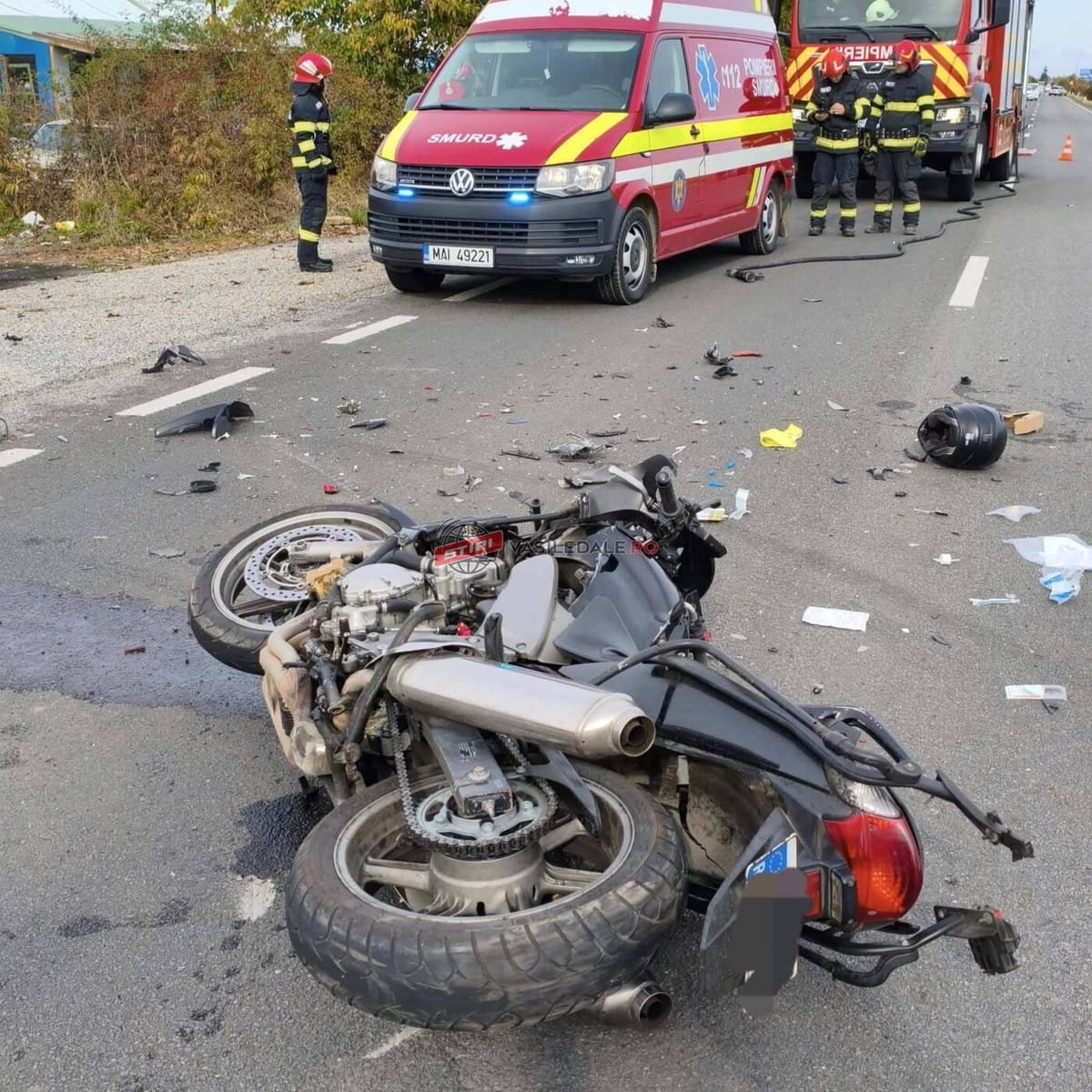 Carei: motociclist resuscitat pe DN19 după un impact cu un autoturism, circulația blocată