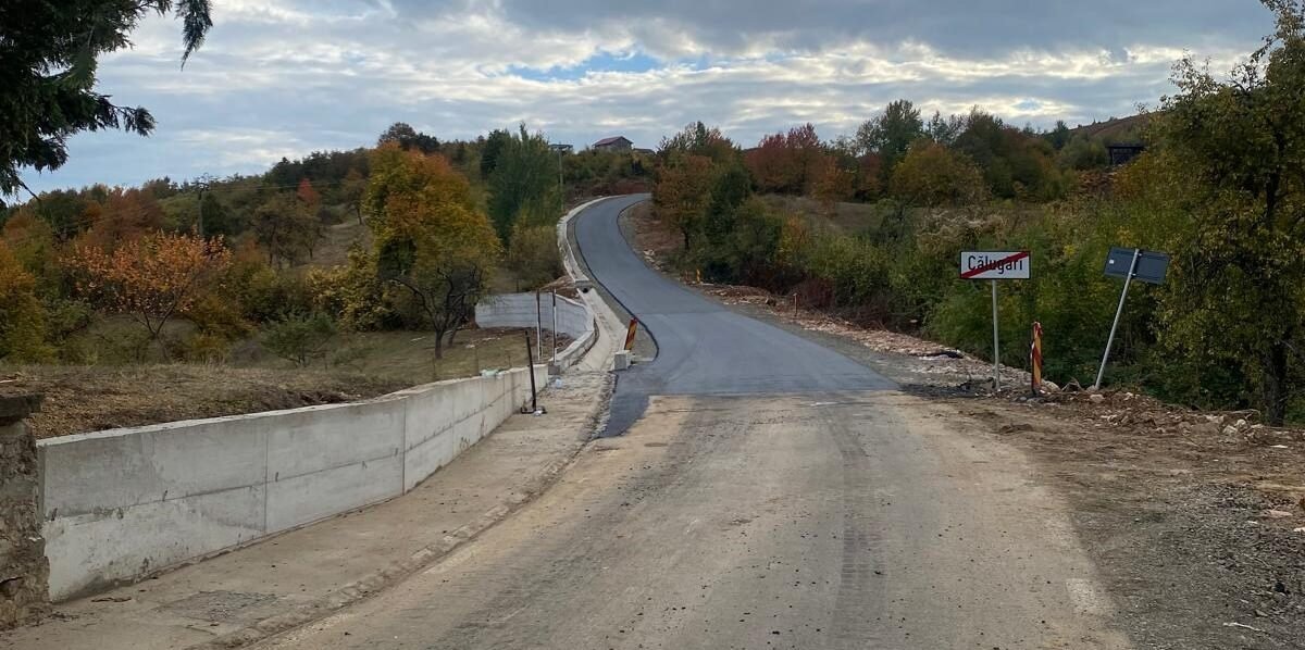 Cărpinet: drumul spre Mănăstirea Izbuc intră în șantier pe un tronson de 2,4 km